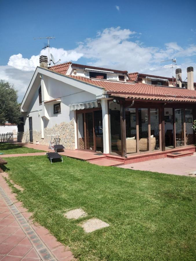 Villa Mery L'Americano Exteriör bild