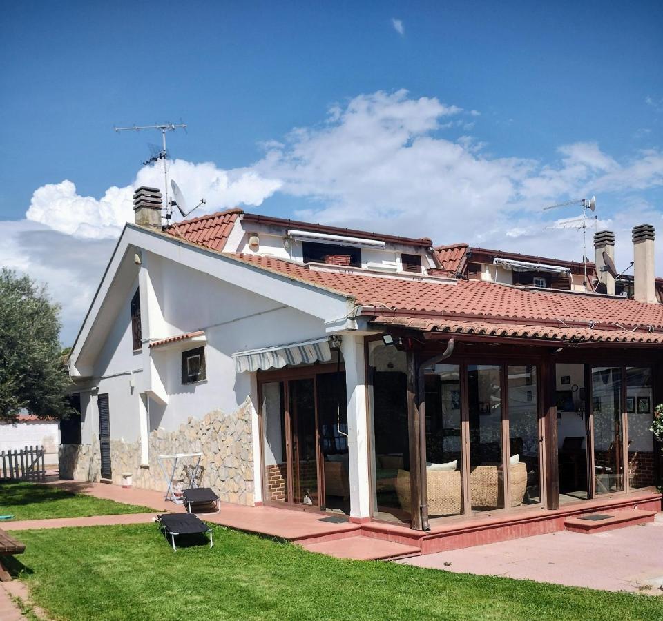Villa Mery L'Americano Exteriör bild