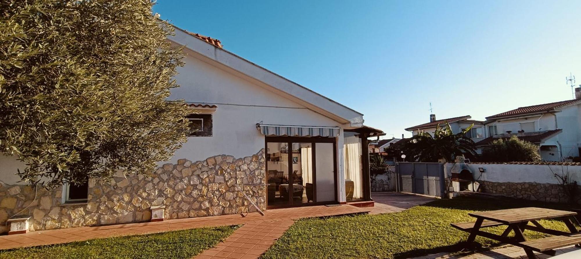Villa Mery L'Americano Exteriör bild
